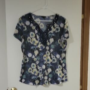 Hannah Navy Floral V-Neck Tee with Yellow and Cream Accents